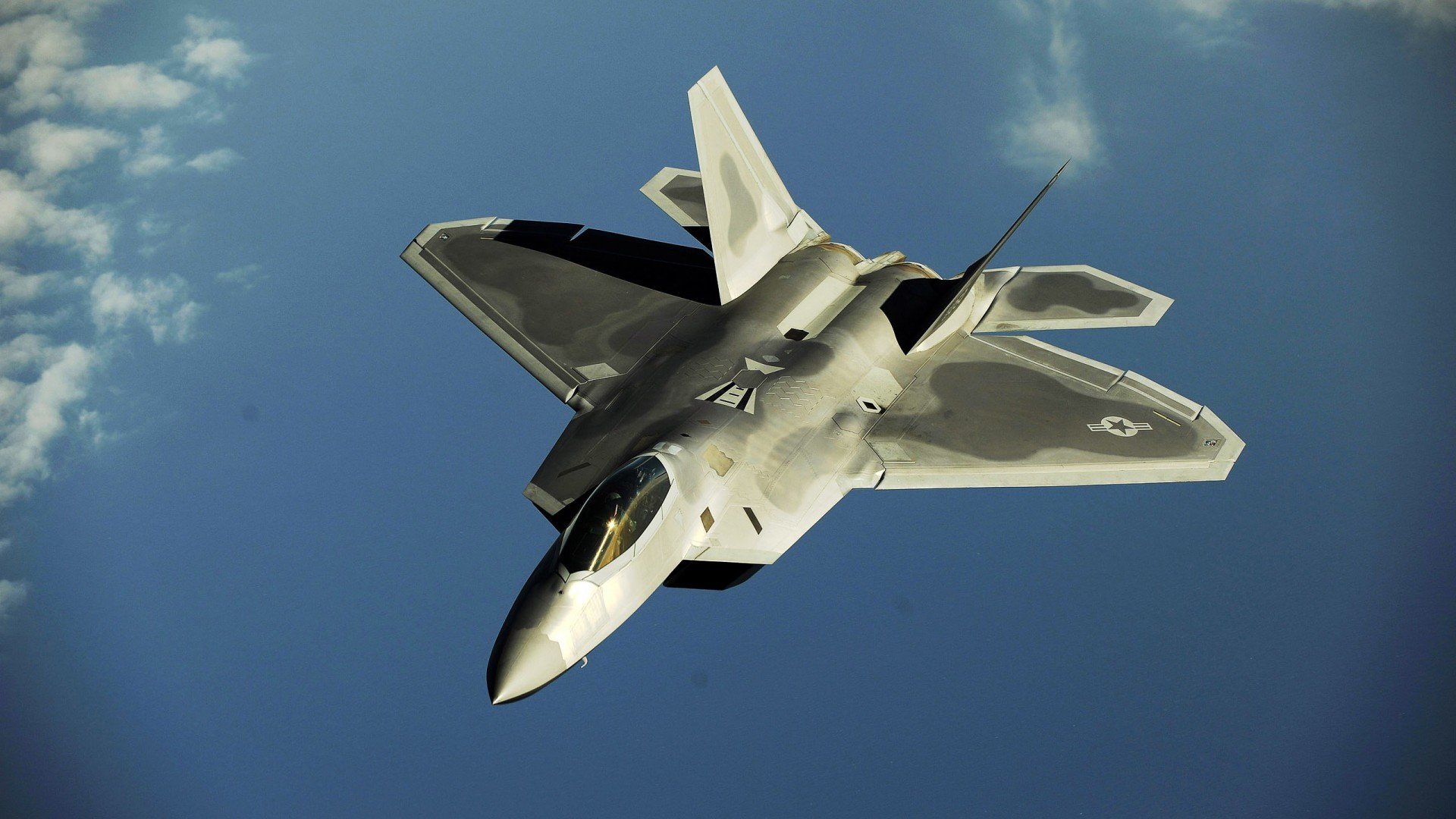 AIYOUXI.COM-东契奇一条龙上篮点燃独行侠替补席，曝东契奇同意5年2.07亿续约独行侠