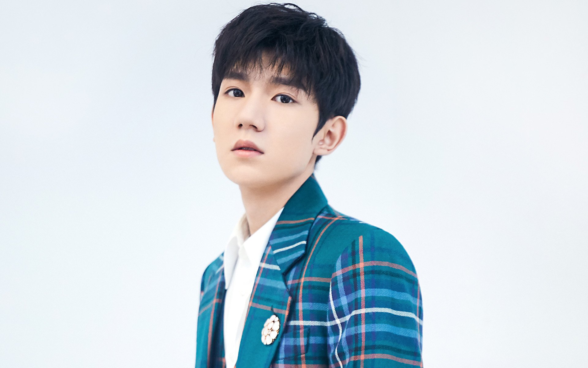 乔·莫伊:凭借强大的体力和防守能力,成为全黑队的核心前锋,乔乔莫伊斯