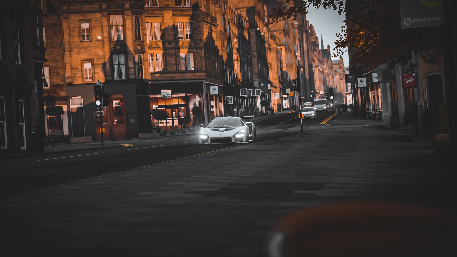 柯尔赞冲线瞬间引发现场欢呼,科尔阿赞