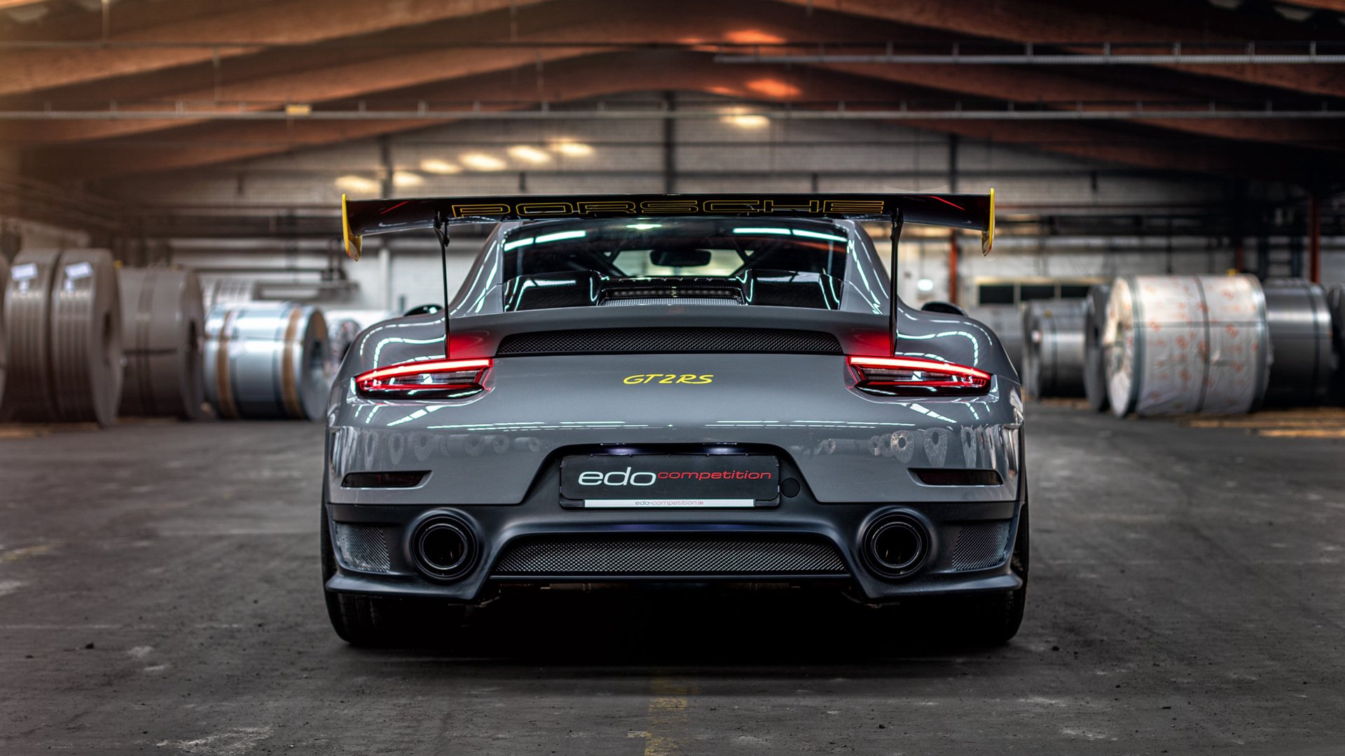 比赛焦点集中在中场控制我队逐步建立控球优势主导节奏,联赛焦点